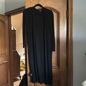 Light weight knit cardigan with slits on the sides